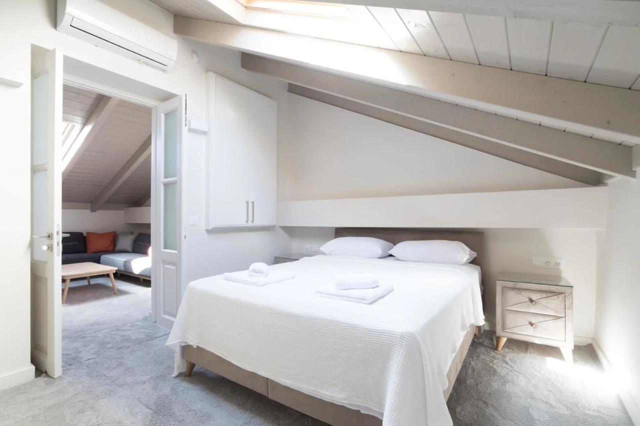 Apartment Zoe's - Modern By The Port & Karystos (Evia)