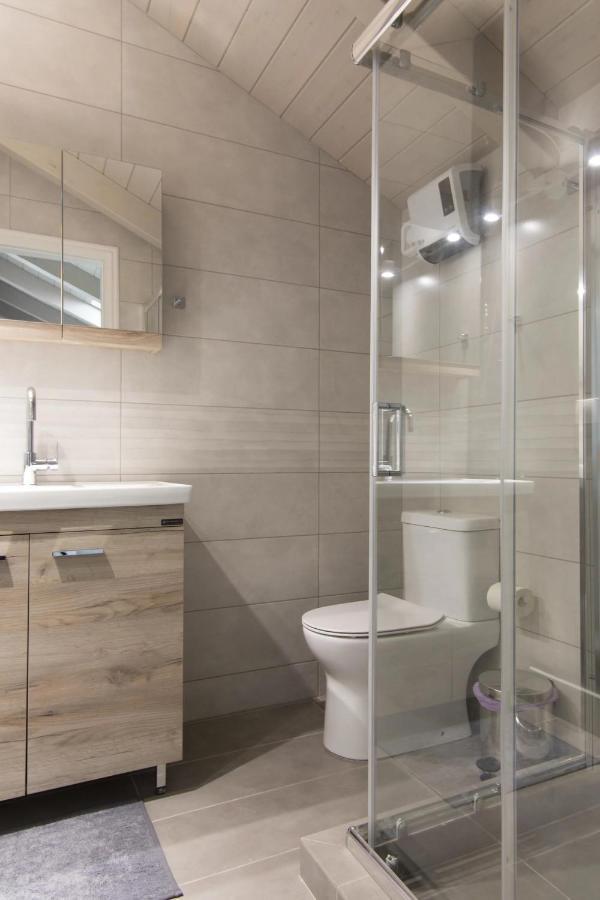 Zoe's - Modern By The Port & *