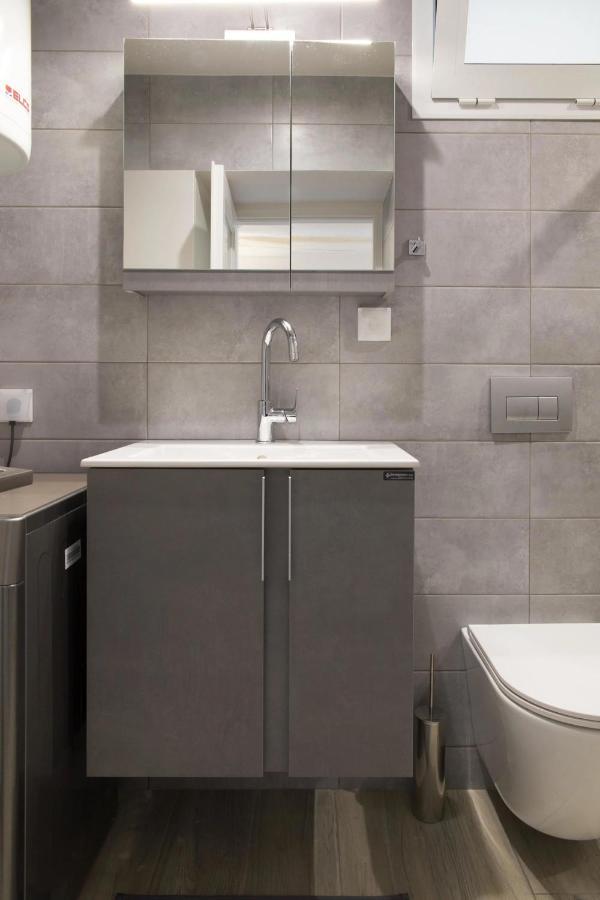 Apartment Zoe's - Modern By The Port & Karystos (Evia)
